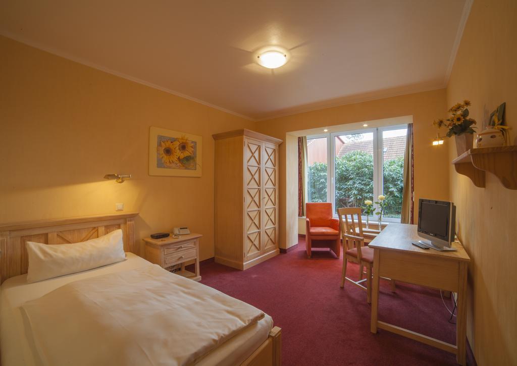 Hotel Backenkoehler Ganderkesee Buitenkant foto
