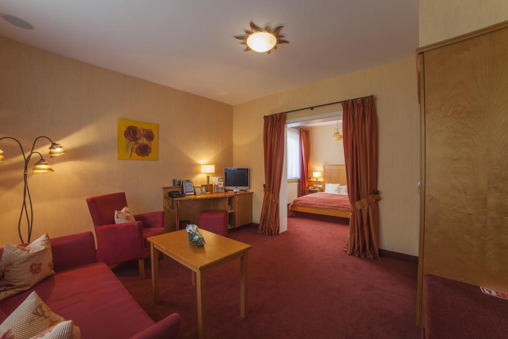 Hotel Backenkoehler Ganderkesee Buitenkant foto
